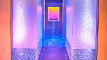 Sauna, tina de hidromasaje y baño de vapor