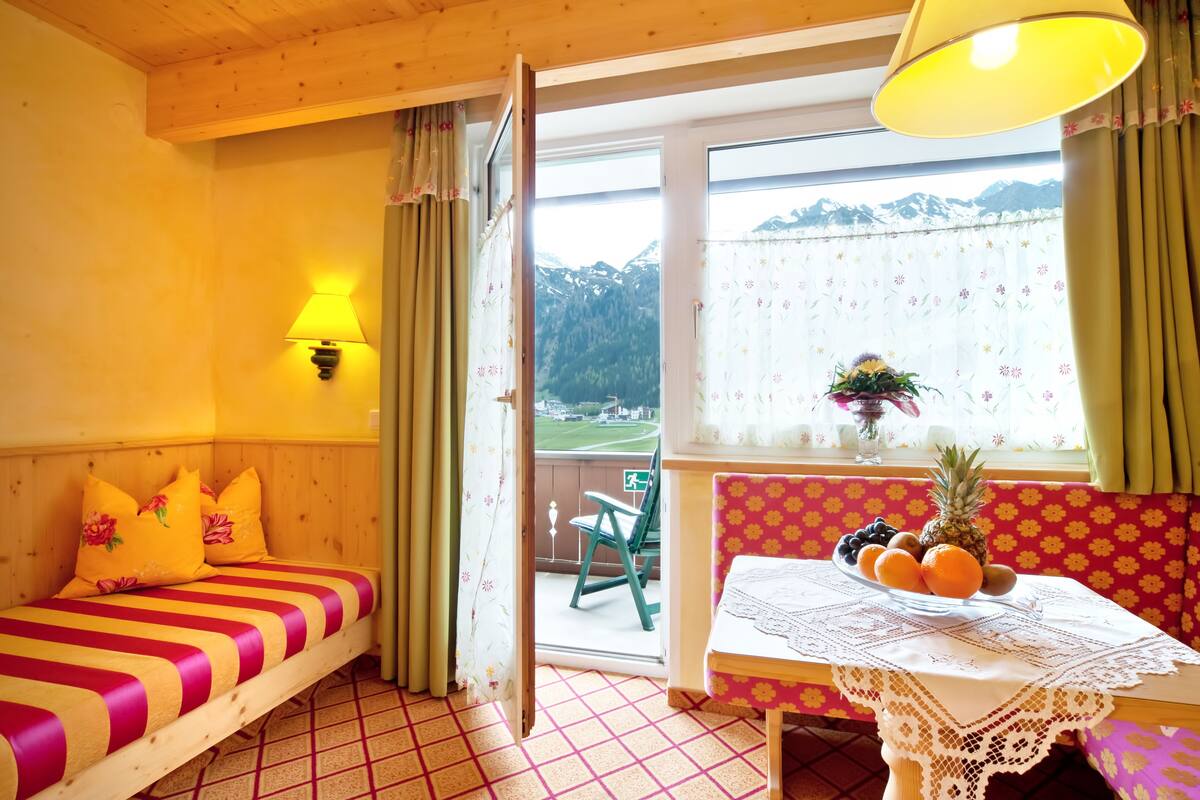 comfort double room, balcony, mountain view (south) | 1 bedroom, hypo-allergenic bedding, in-room safe, free cots/infant beds