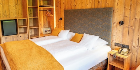 Hypo-allergenic bedding, in-room safe, free cots/infant beds, free WiFi