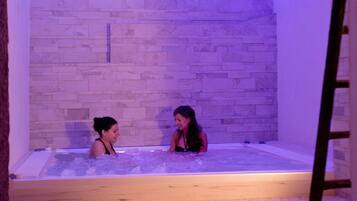 Bain à remous intérieur