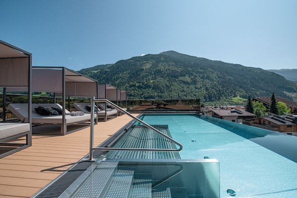 Indoor pool, 2 outdoor pools, pool umbrellas, sun loungers - Wöscherhof (Uderns)