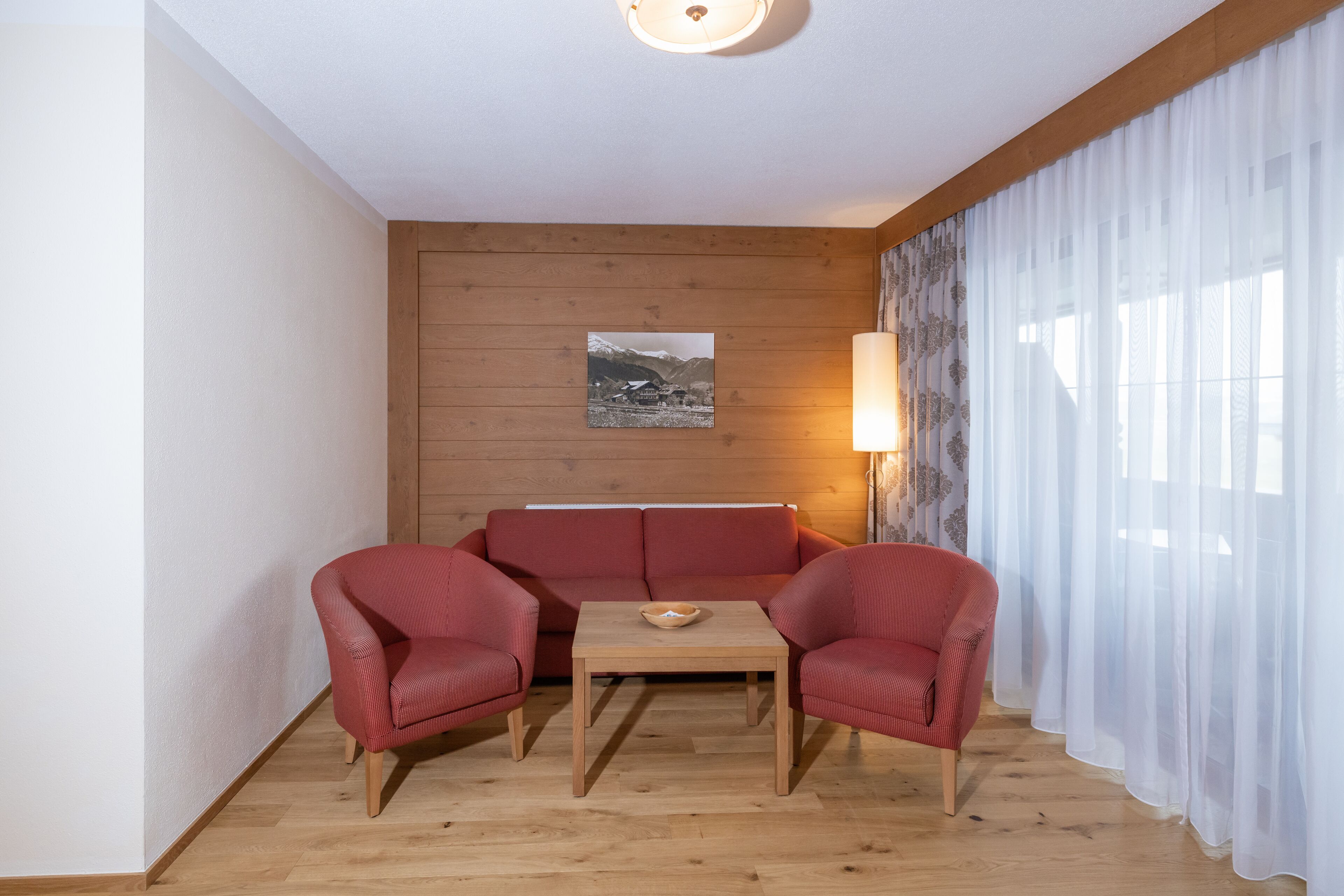 deluxe suite, 1 bedroom, balcony, mountain view (fein_dahuam) | hypo-allergenic bedding, in-room safe, free wifi, bed sheets