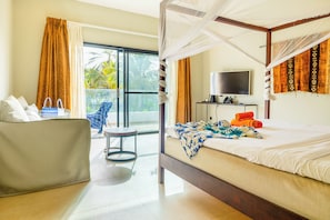 Premium-rum - utsikt mot poolen | 1 sovrum, värdeförvaringsskåp på rummet och individuell inredning