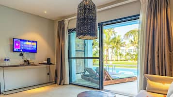 Premium Room, Private Pool, Garden View | 1 bedroom, in-room safe, individually decorated, individually furnished