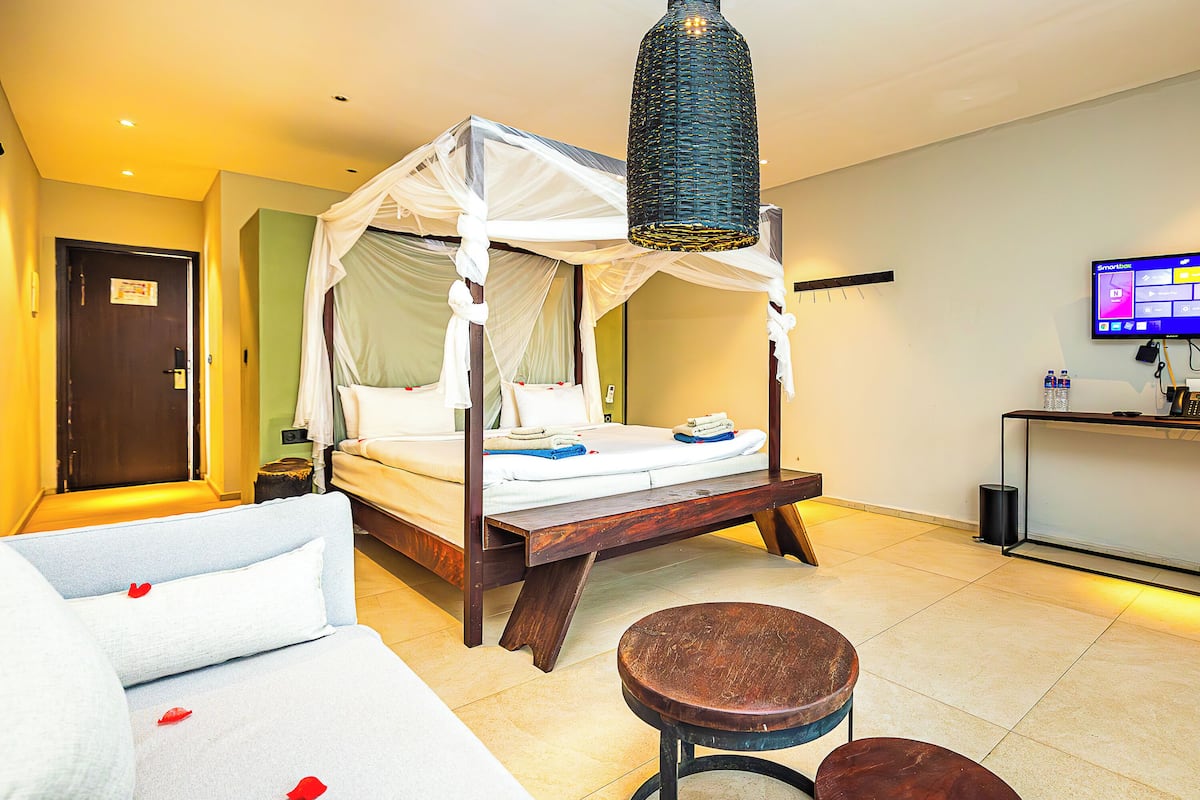 1 bedroom, in-room safe, individually decorated, individually furnished