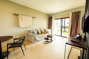 Premium Villa, Sea View | 1 bedroom, in-room safe, individually decorated, individually furnished - Kalimba Beach Resort (Serrekunda)