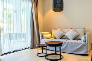 Premium Room, Private Pool, Garden View | 1 bedroom, in-room safe, individually decorated, individually furnished