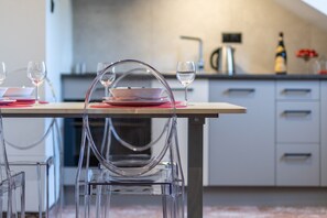 Premium Studio Suite (Karp w szafranie - G) | Private kitchen | Microwave, oven, stovetop, dishwasher