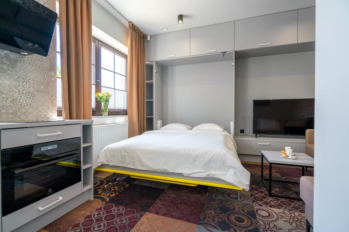 Premium Studio Suite (Karp w cytrynie - C) | Hypo-allergenic bedding available, blackout drapes, soundproofing