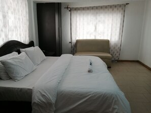 Free WiFi, bed sheets