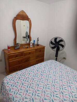 1 bedroom, in-room safe, desk, iron/ironing board