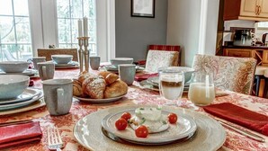 Komplett frokost er inkludert hver dag