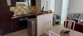 Quiet house with terrace near Avignon, Spirou park / Splashword ...