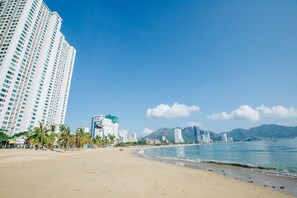 Beach - Thuy Linh Apartment (Bac Nha Trang)