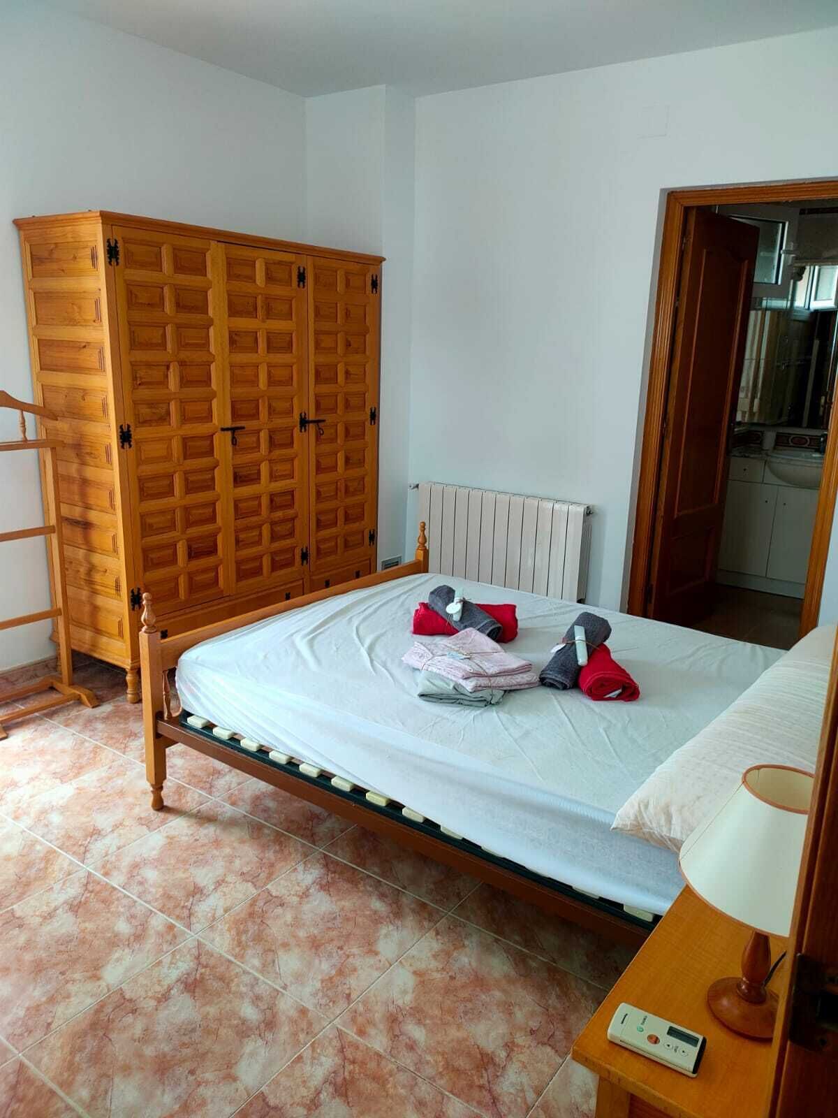 3 slaapkamers, een strijkplank/strijkijzer, gratis wifi