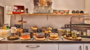 Daily buffet breakfast for a fee