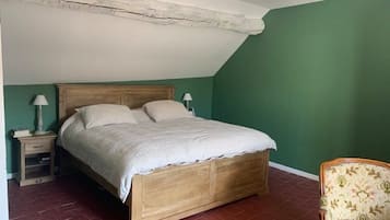 3 soverom, strykejern/-brett, wi-fi og sengetøy