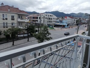 Chambre Économique avec lits jumeaux | Vue depuis le balcon