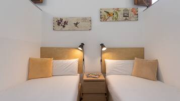 1 slaapkamer, een strijkplank/strijkijzer, gratis wifi, beddengoed