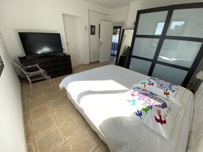 3 slaapkamers, een strijkplank/strijkijzer, wifi