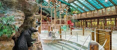 Piscine couverte, piscine extérieure