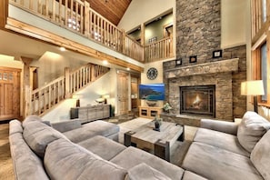 Smart TV, fireplace, table football, offices - Gentian Adventure Lodge: Hot Tub, Games, Near Lake (South Lake Tahoe)