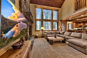 تلفزيون ذكي، مدفأة، مشغل دي في دي، كرة قدم الطاولة