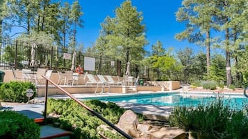 Innenpool, Außenpool