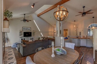 Close to Prescott Square,2 Pools,Playground,Tennis,Pickle Ball,Trails,Wildlife