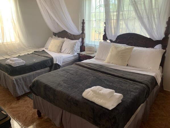 3 bedrooms, iron/ironing board, free WiFi