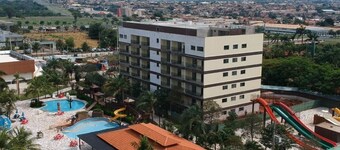 COUNTRY BARRETS ....