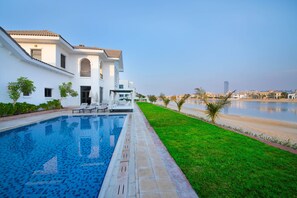 Pool - Luxury Villa w/ Dramatic Vw Private Beach & Pool (Dubai)