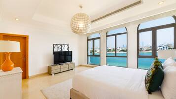 5 bedrooms, in-room safe, iron/ironing board, free WiFi