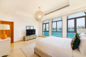 5 bedrooms, in-room safe, iron/ironing board, free WiFi - Luxury Villa w/ Dramatic Vw Private Beach & Pool (Dubai)