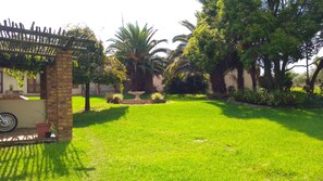 Stovetop, electric kettle - Cozy Guestrooms in Midrand (Midrand)