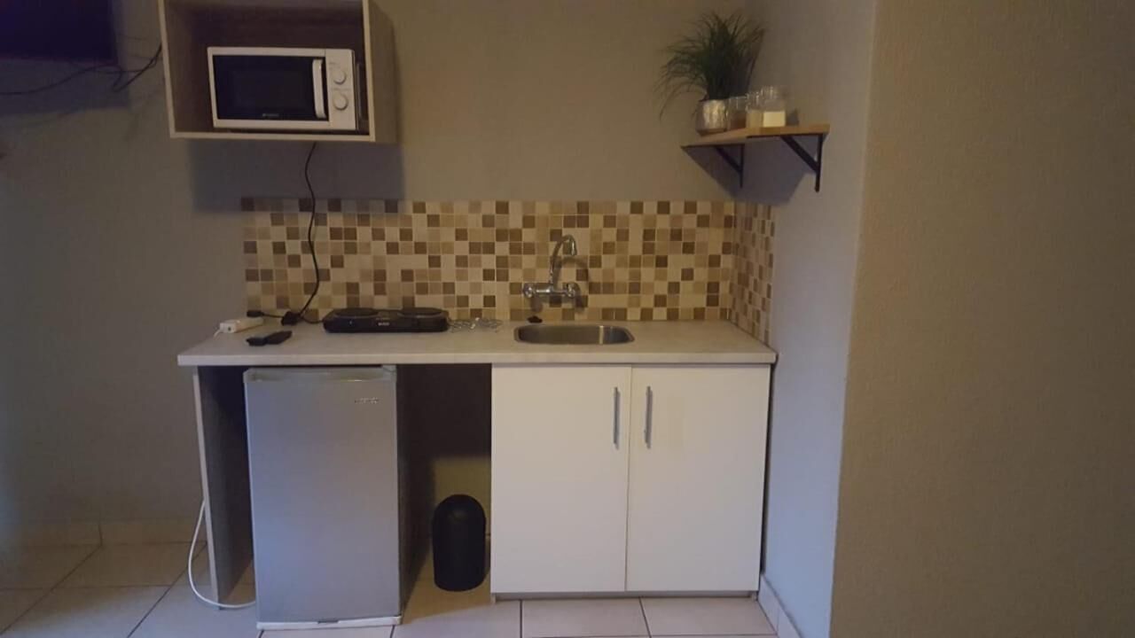 Stovetop, electric kettle