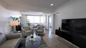 TV - 3-bedroom apartment right on Ashford Avenue (San Juan)