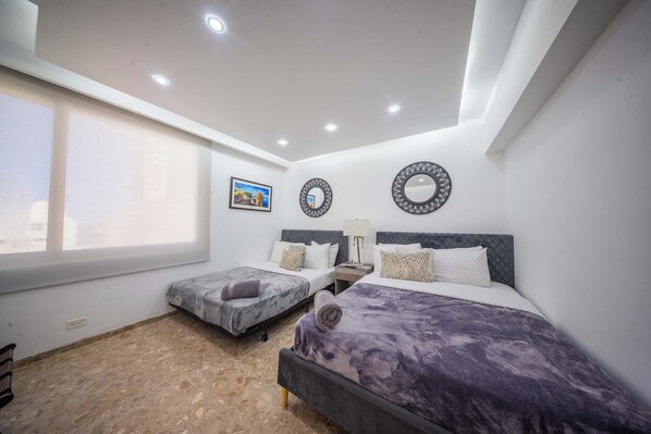 3 habitaciones, tabla de planchar con plancha y wifi gratis 