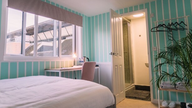 Unclassified image, 1 of 25, button - Cozy Stay (Cambridge)
