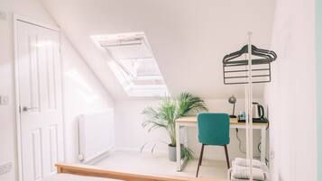 Room, 1 Double Bed | Desk, laptop workspace, blackout drapes, soundproofing