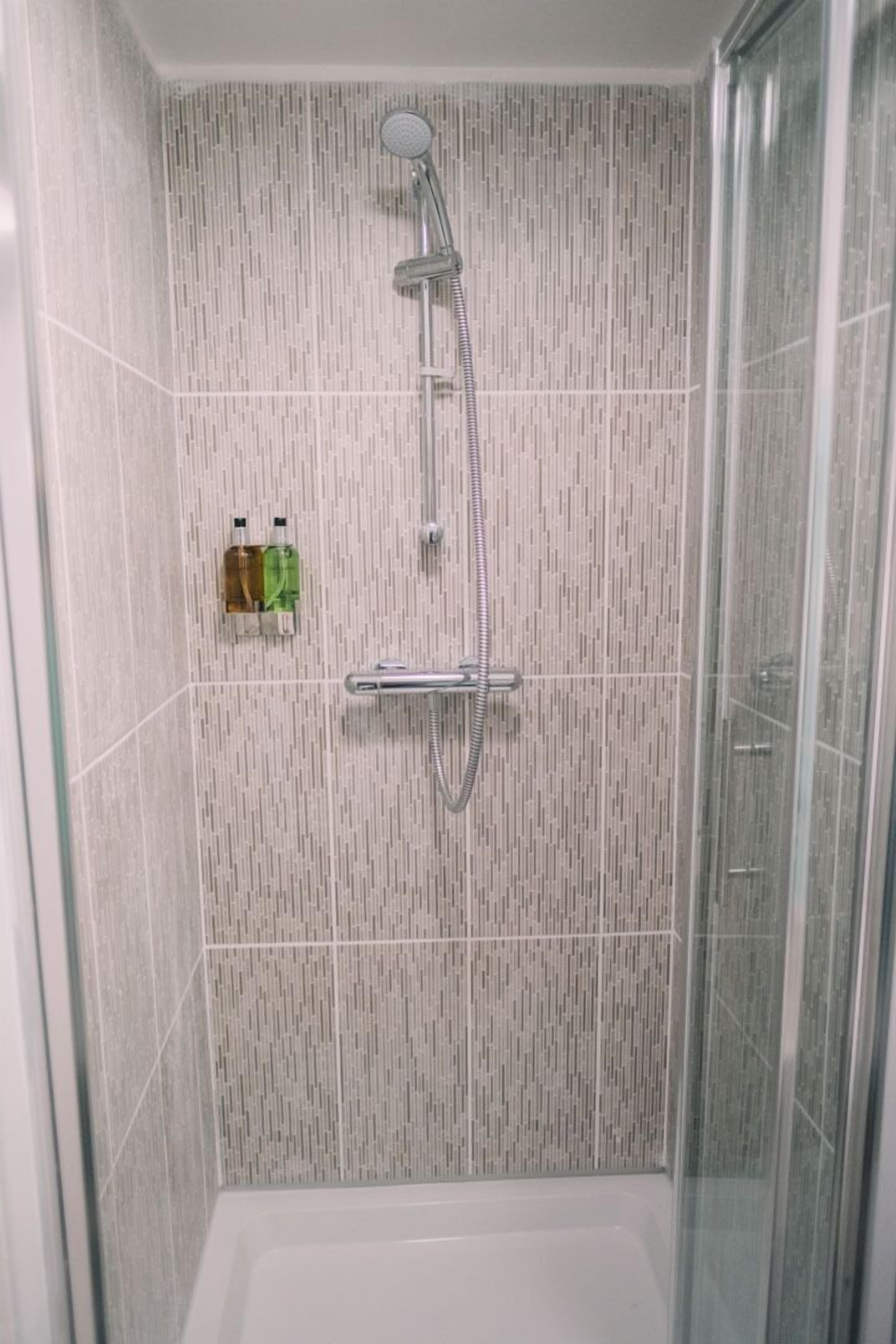 Room, 1 Double Bed | Bathroom | Slippers, towels