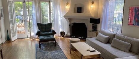 TV, fireplace, Netflix, streaming services