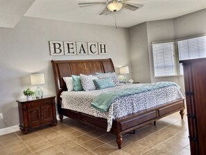 4 habitaciones, cortinas blackout y tabla de planchar con plancha 
