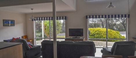 Flachbildfernseher, Kamin