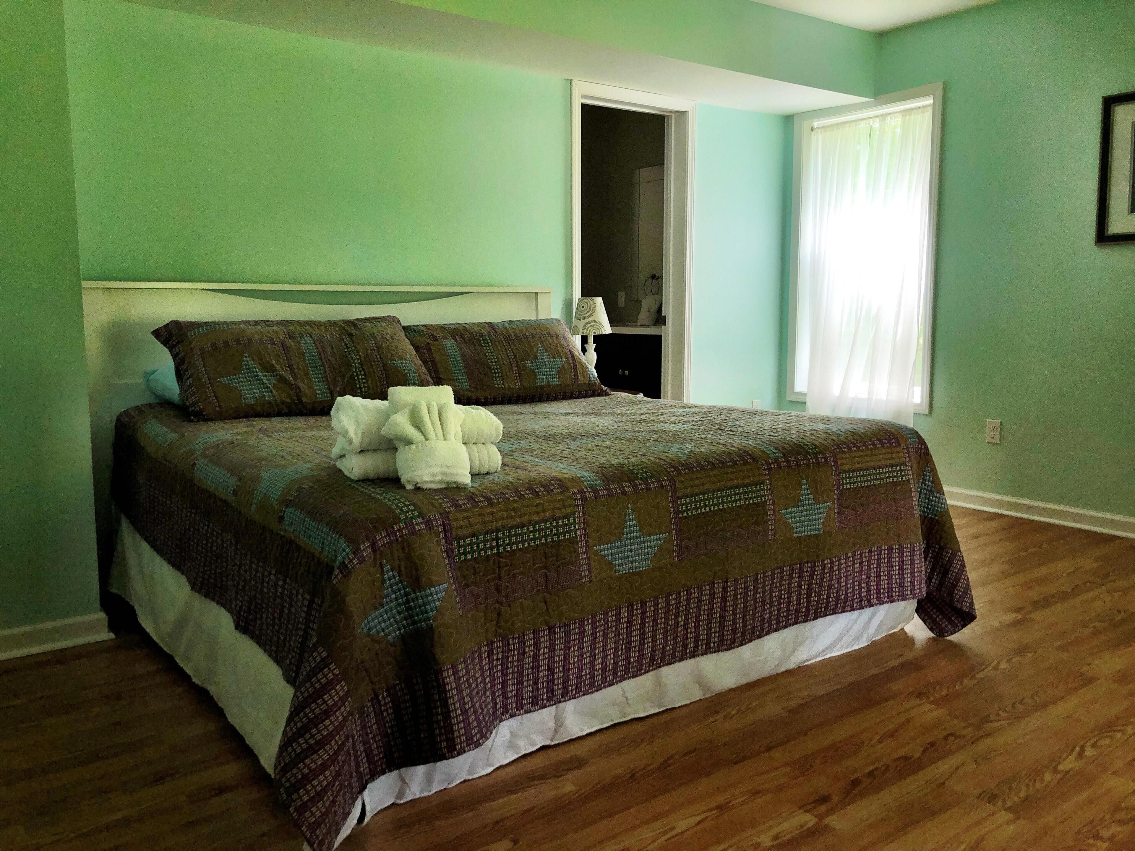 3 bedrooms, iron/ironing board, free WiFi, bed sheets