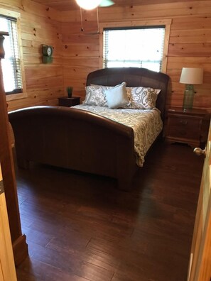 2 slaapkamers, een strijkplank/strijkijzer, gratis wifi, beddengoed