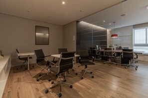 Business center - Complete studio at 10mts subway Luz (São Paulo)
