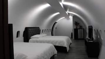 1 bedroom, in-room safe, WiFi, bed sheets