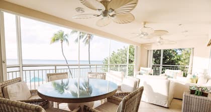 Stunning 4 Bedroom Condo located directly on 7 MILE BEACH. Location!!! Location!