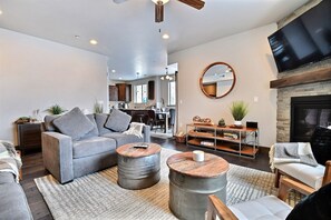 TV, fireplace - Amazing 3BR w/New Furnishings & Hot Tub|Mins. away from Deer Valley/ Park City! (Heber City)